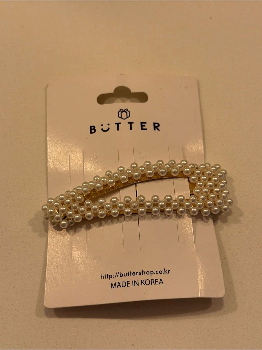 Butter Pearl-Embellished Barrette - Cream